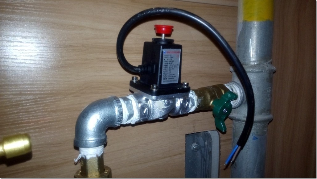 9装修89天:安装燃气表+调整台盆柜镜柜高度+