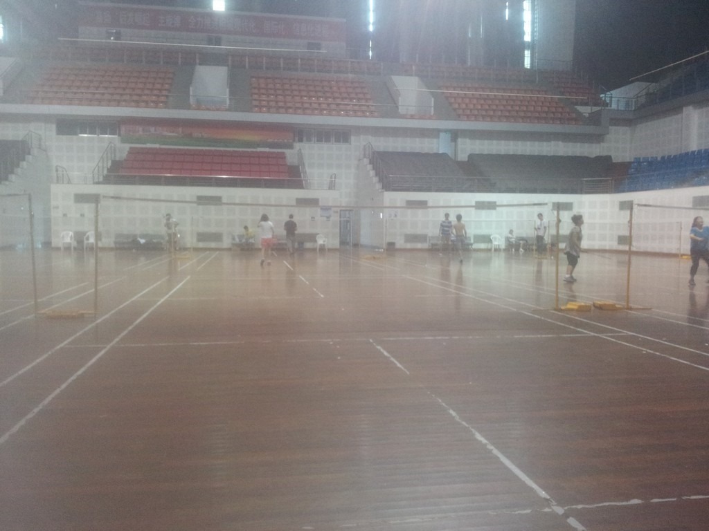 2013-09 xiangcheng district gym badminton inside