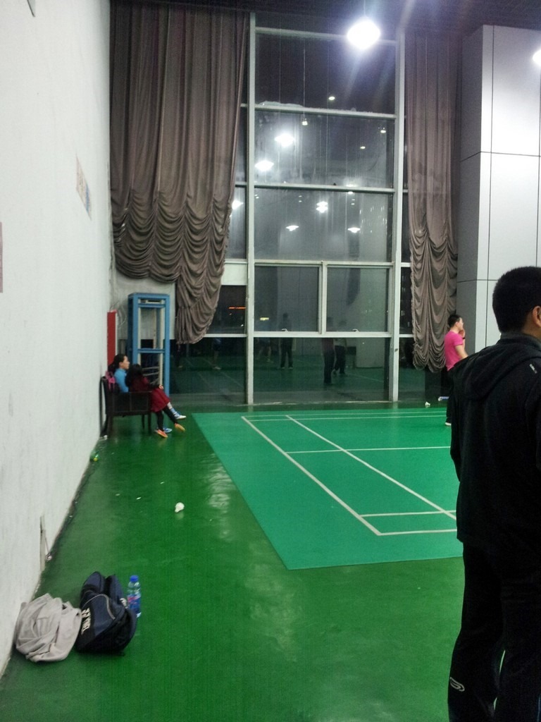 fenghuangcheng badminton court left view