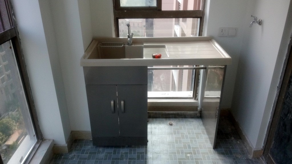 【记录】20140927装修第67天之安装阳台的洗衣柜