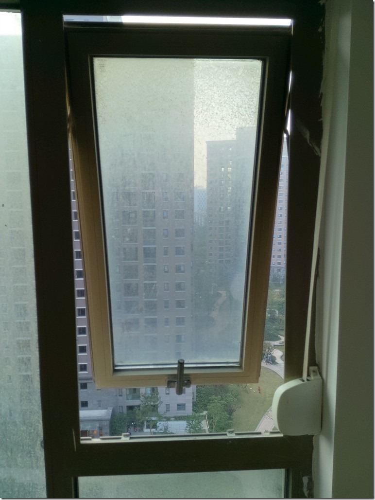 【记录】20141111装修第112天：次卧窗户开口大小+窗户隔热材料+淋浴房地漏组成