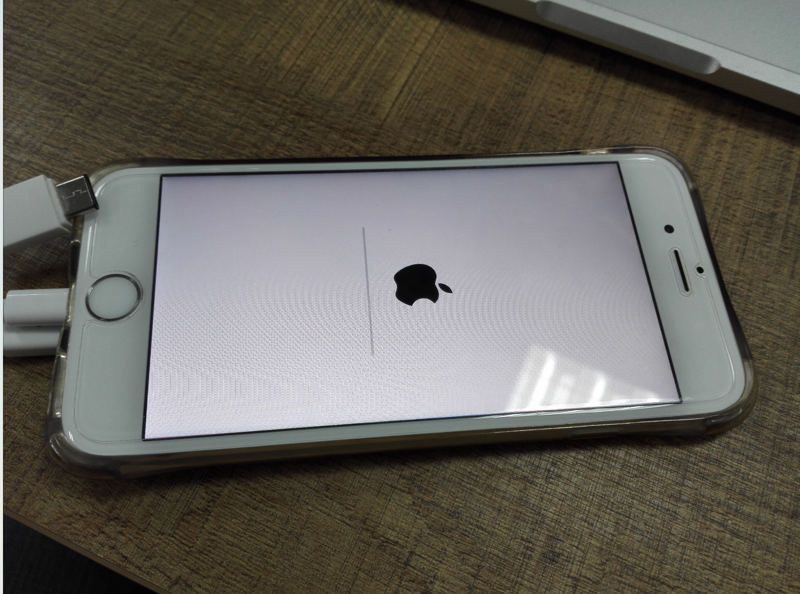 未解决 Iphone 无法开机白屏黑苹果闪烁 在路上